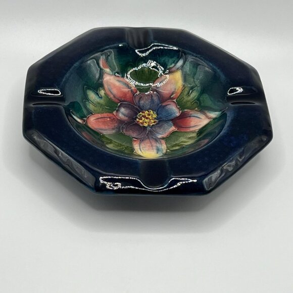 Moorcroft, circa 1930’s - Columbine floral cobalt blue Ashtray - Picture 2 of 6